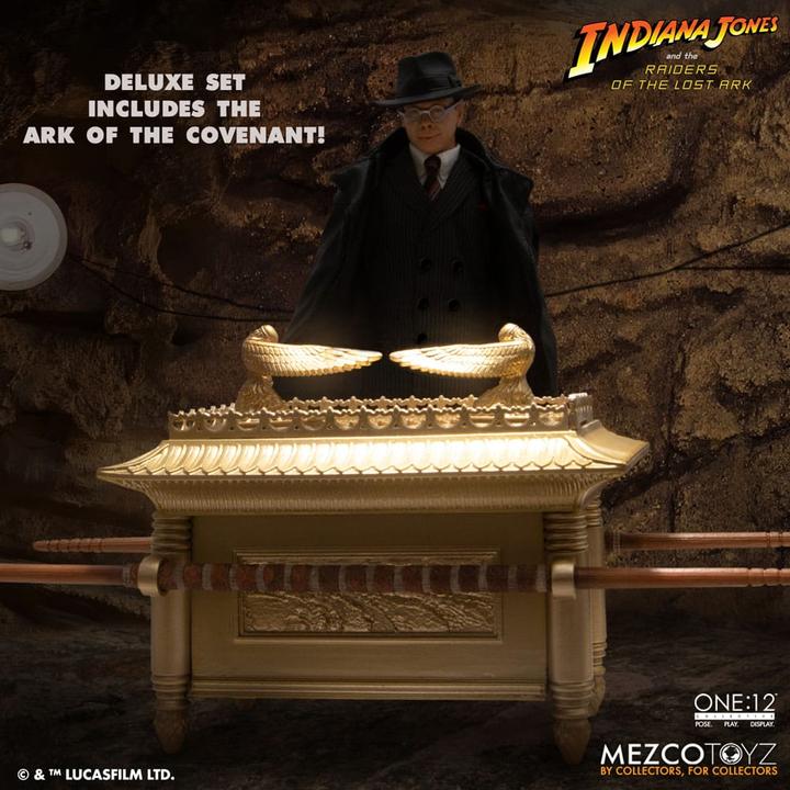 Image du produit Mezco Toys Indiana Jones figurine 1/12 Major Toht and Ark of the Covenant Deluxe Boxed Set 16 cm