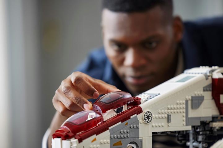 Actual product image LEGO UCS Republic Gunship (75309, LEGO Star Wars, LEGO Rare Sets)
