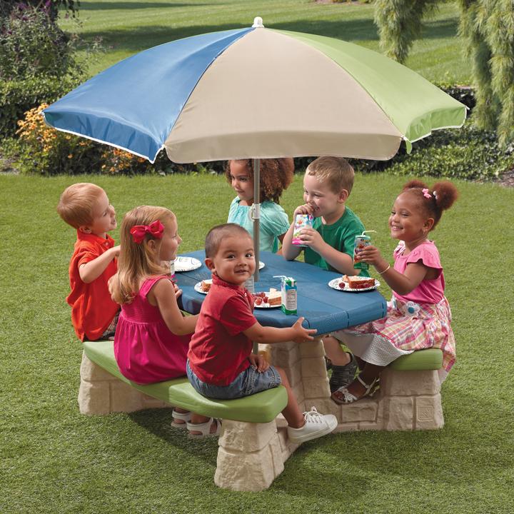 Image du produit Step2 Table de pique-nique Naturally Playful avec parapluie