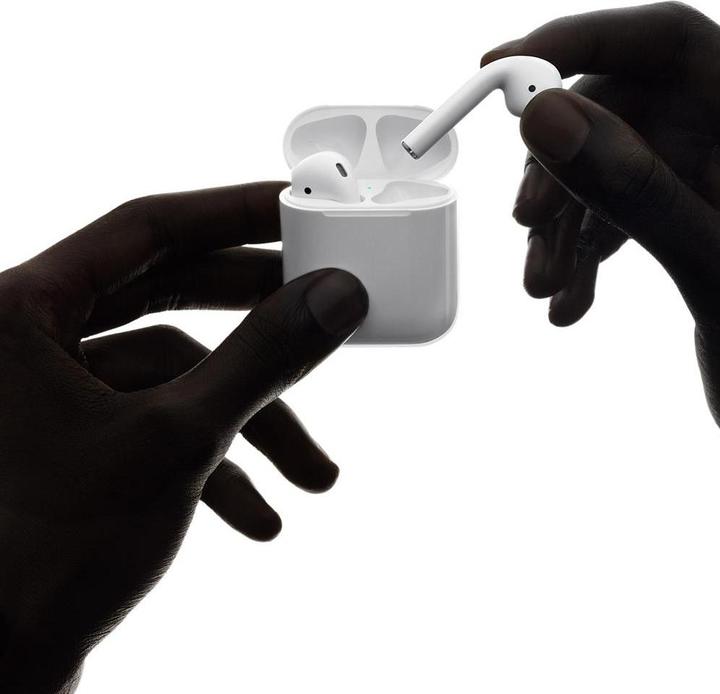 Produktbild Apple AirPods (5 h, Kabellos)