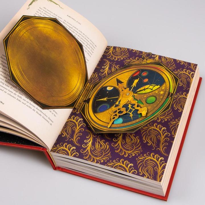 Actual product image Harry Potter und der Stein der Weisen: MinaLima-Ausgabe (Harry Potter 1) (German, MinaLima, J.K. Rowling, 2021)