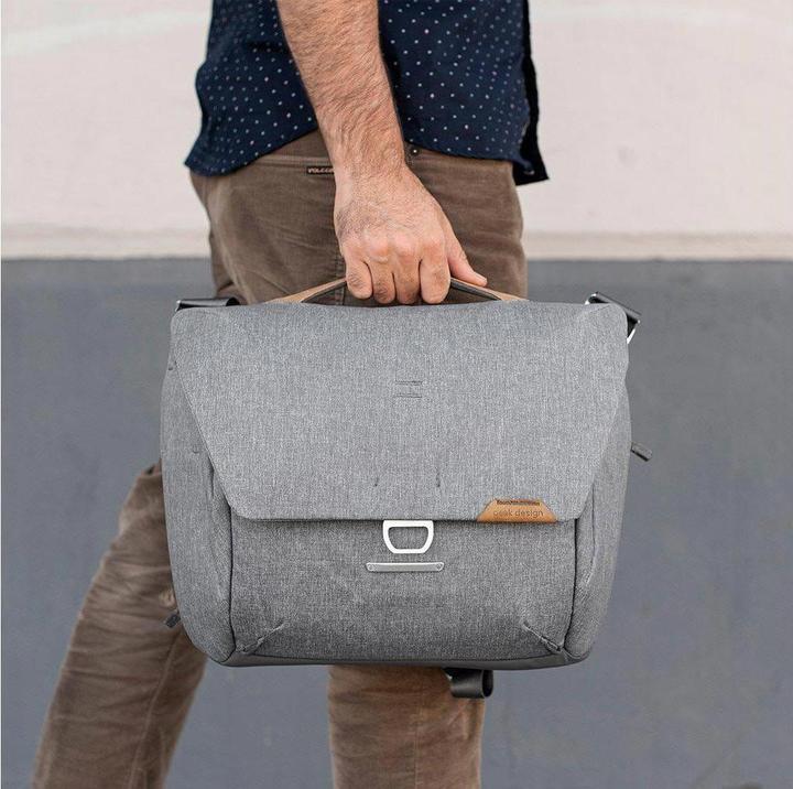 Actual product image Peak Design Everyday Messenger 13L v2 (Camera shoulder bag, 13 l)