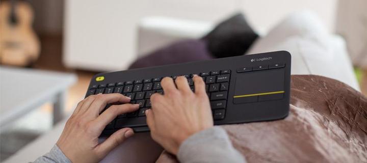 Produktbild Logitech K400 Plus (CH, Kabellos)