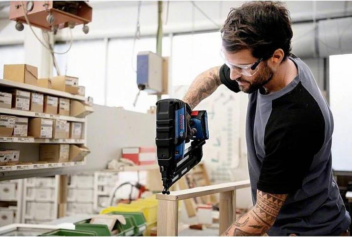 Actual product image Bosch Professional GNH 18V-64 M Professional