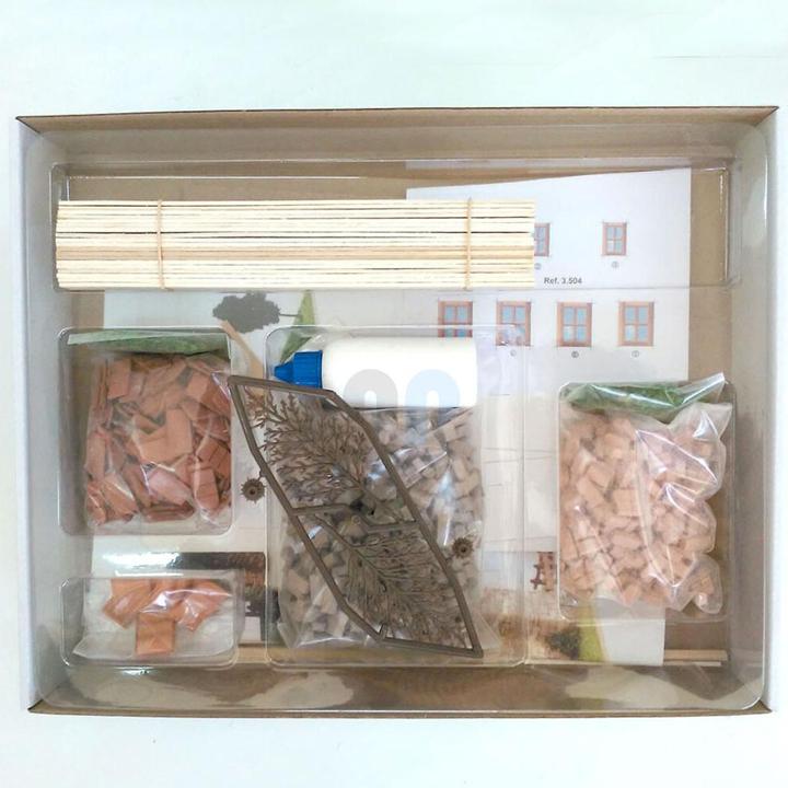 Actual product image Block Cuit. 3D Ceramic Model Kit -Old Farmhouse (26 x 14 x 22 cm)