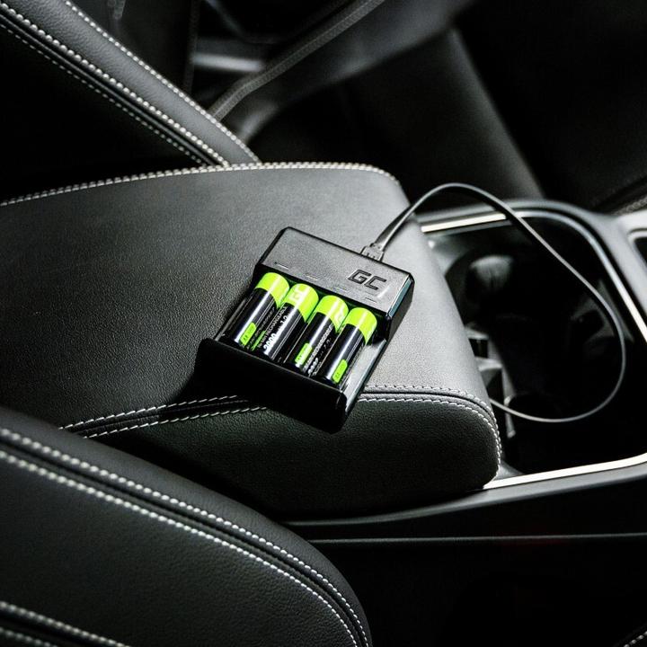 Actual product image GreenCell VitalCharger Set with 4x AAA HR03 - 800mAh Batteries (4 pcs., AAA, 800 mAh, Battery + charger)