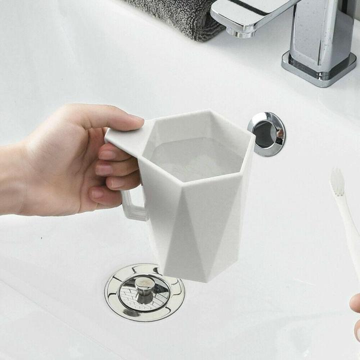 Produktbild JTI Becher aus Kunststoff, geometrisch - Weiss (1 x)