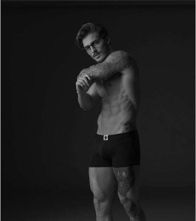 Actual product image John Kiss Tyson (M)