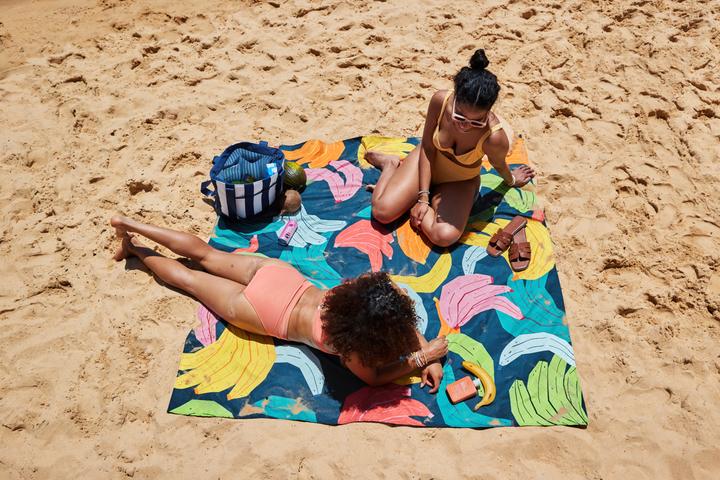 Actual product image Dock & Bay Picnic Blanket L Bananarama 170x170cm