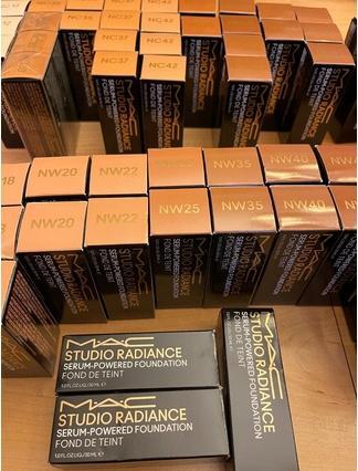 Actual product image MAC Cosmetics M.A.C. Studio Rad Serum Pow Fond de Teint NC50 (NC50)