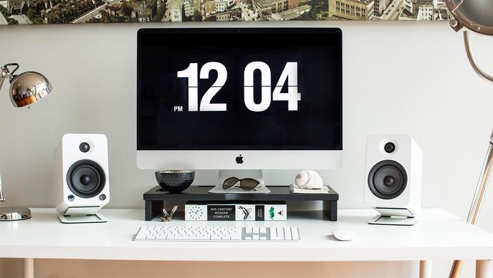 Actual product image Kanto S4W Desktop Speaker Stands Midsize White (1 pair, Tiltable)