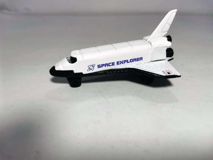 Actual product image Siku space shuttle