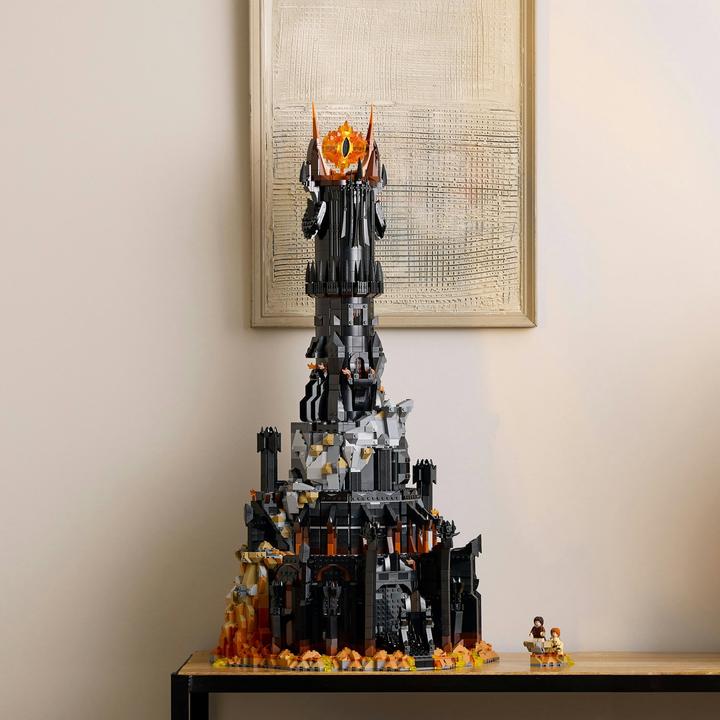 Actual product image LEGO The Lord of the Rings: Barad-dûr (10333, LEGO Icons, LEGO Rare Sets)