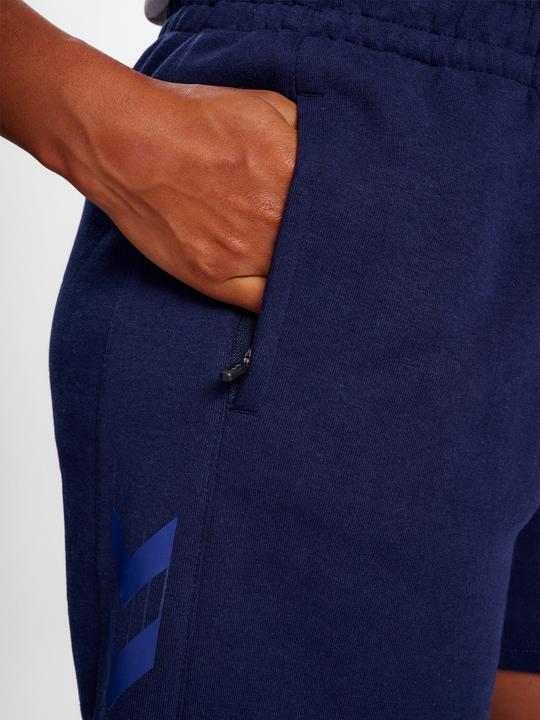 Actual product image hummel Hmltravel Shorts Woman (L)