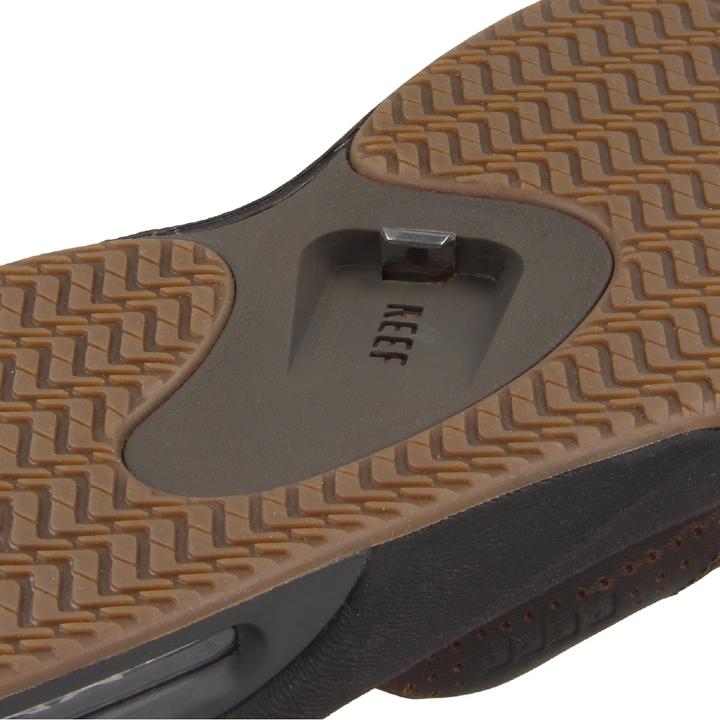 Actual product image Reef Leather Fanning (40)