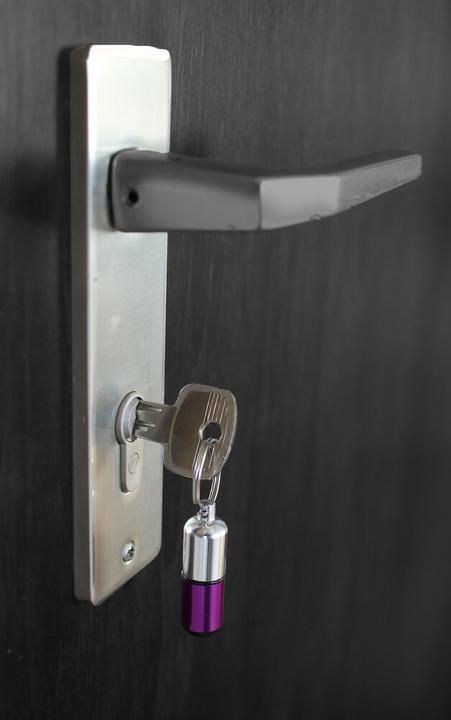 Actual product image Winkee Keychain for pills - Mini