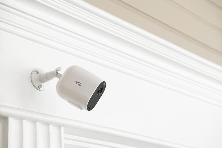 Produktbild Arlo Essential Spotlight Kamera, 4er Set weiss (1920 x 1080 Pixels)