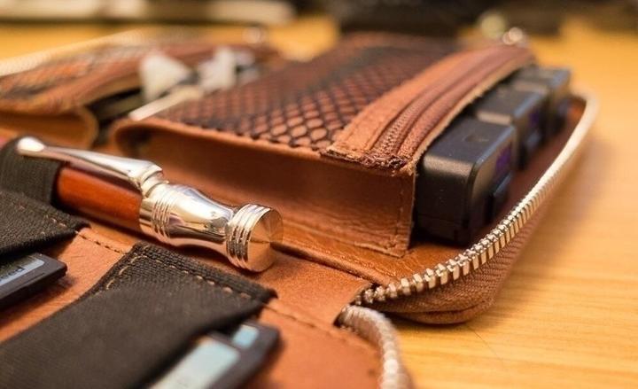Actual product image Compagnon The wallet (Memory card cover)