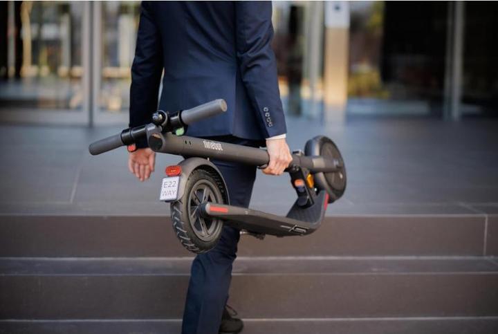 Image du produit Segway-Ninebot KickScooter E22D (20 km/h, 22 km, 300 W)