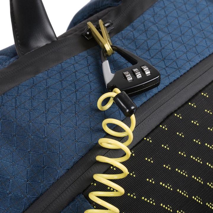 Actual product image Piquadro Laptop Backpack with iPad Compartment and Anti-Theft Blue/Yellow (25.50 l)