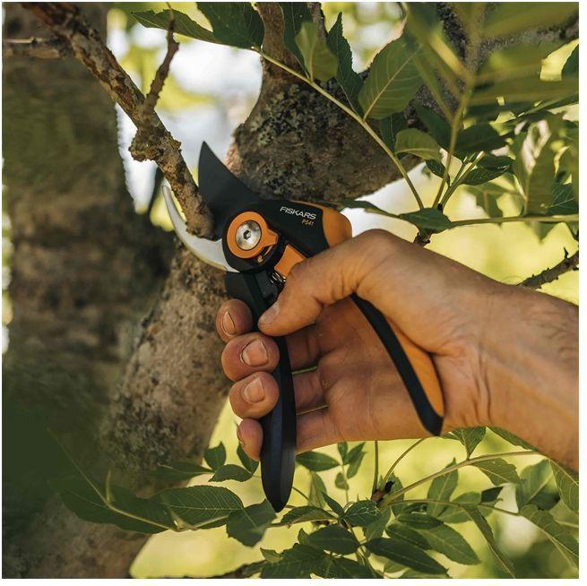 Produktbild Fiskars Bypass - Gartenschere 'P541 SingleStep'