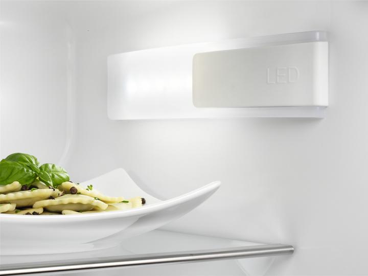Actual product image Electrolux IK2240CR (203 l)