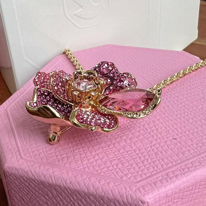 Produktbild Swarovski Florere Halskette Anhänger und Brosche Pavé Blume Rosa Gold (Metall)