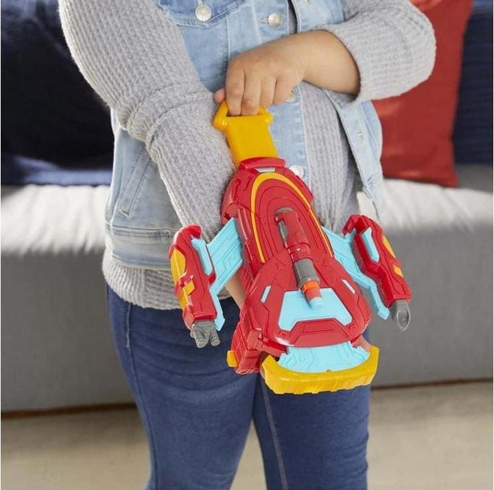 Immagine prodotto Nerf Avengers - Mech Strike Iron Man - Strikeshot Gauntlet (F0266)