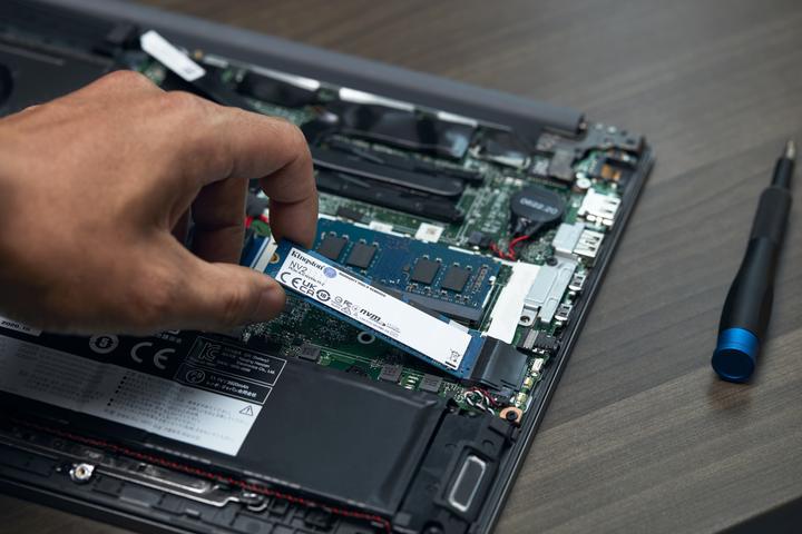 Produktbild Kingston NV2 (4000 GB, M.2 2280)