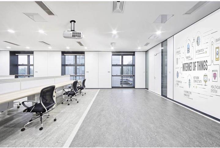 Immagine prodotto Reflecta Supporto da soffitto per proiettore sal Medusa II (Soffitto)