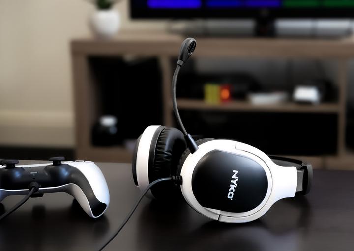 Actual product image Nyko NP5-5000 Headset True Wireless Stereo (TWS) Head-band Gaming Black, White (Wireless)