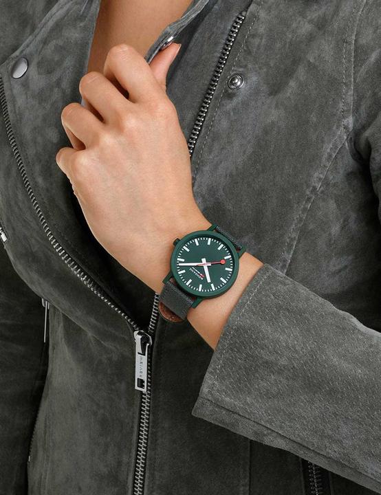 Actual product image Mondaine Essence (Analogue wristwatch, 41 mm)