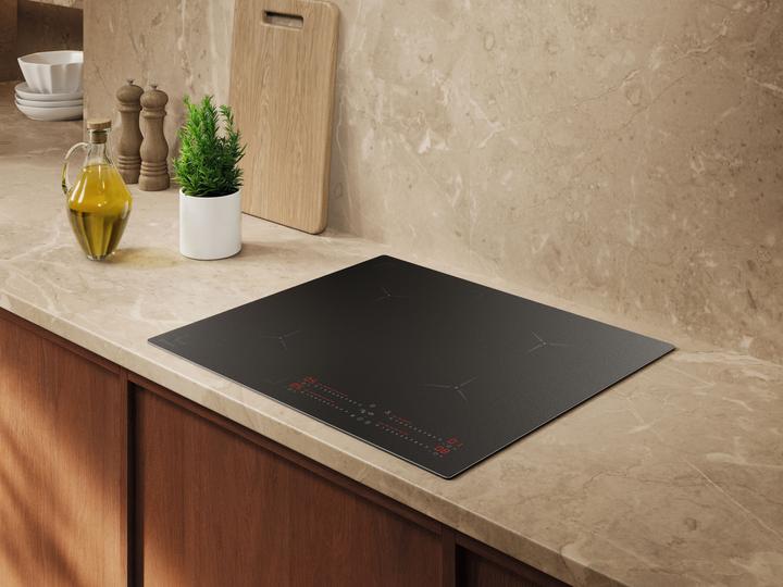 Immagine prodotto Electrolux Piano cottura a induzione SenseBoil con sensore di sovracottura da 60 cm, GK58TSIBSO, 949599364