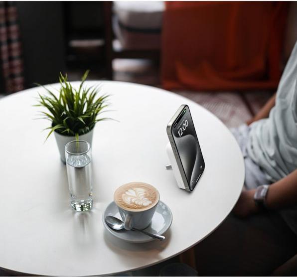 Produktbild Belkin BoostCharge Pro (8000 mAh, 20 W, 30.80 Wh)