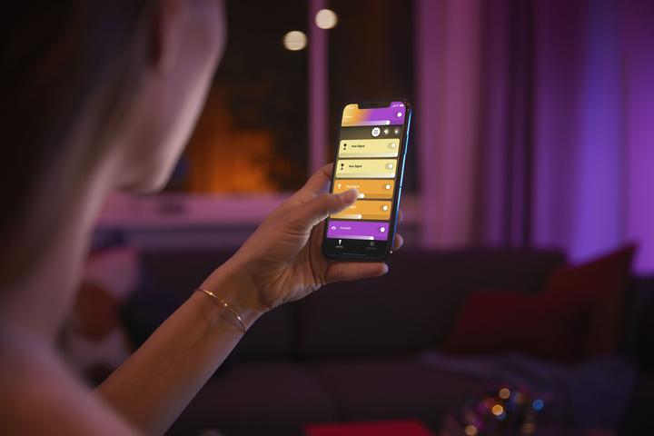 Actual product image Philips Hue White & Color Ambiance BT (E27, 13.50 W, 1600 lm, 1 x, F)