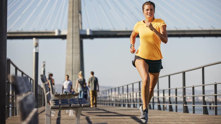Produktbild TomTom Runner 2 Cardio + Music GPS Watch