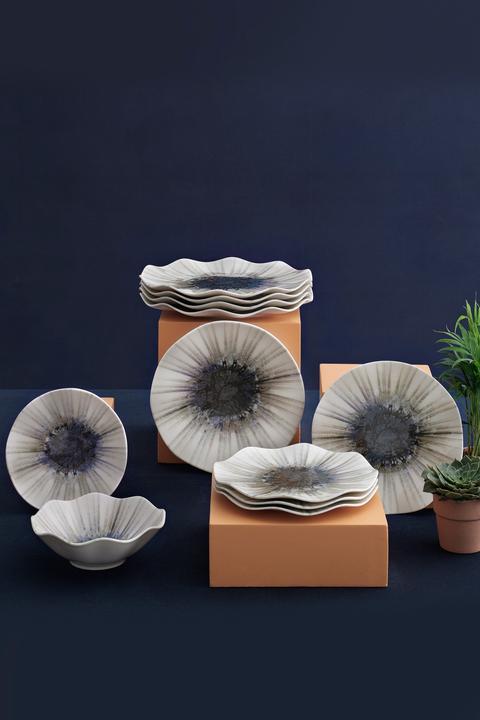 Actual product image Hermia Theodora (24 Piece)