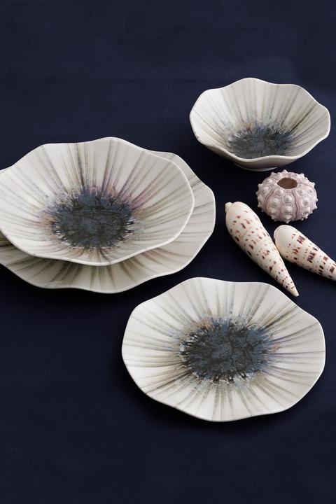Actual product image Hermia Theodora (24 Piece)