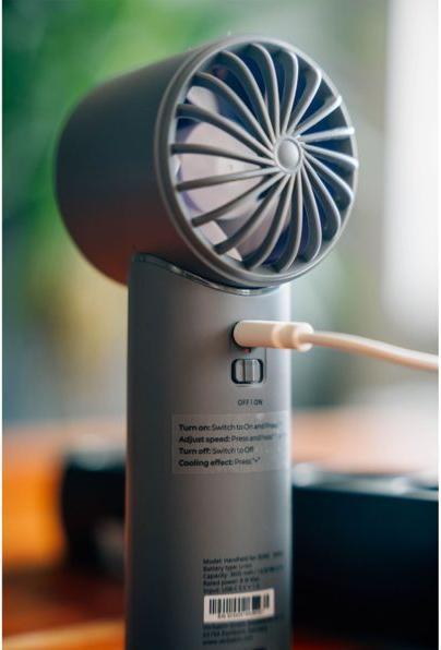 Image du produit Verbatim CoolnGo Handheld Fan Grey