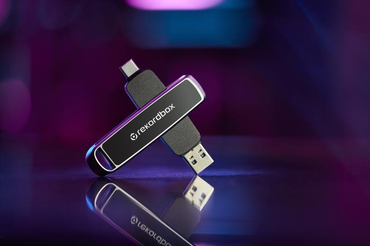 Actual product image SanDisk DJ Flash Drive 512GB (512 GB, USB-A, USB-C)
