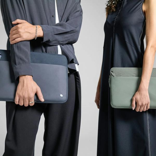 Actual product image Incase A.R.C. Sleeve for 14-inch Laptop - Navy (14", Universal)
