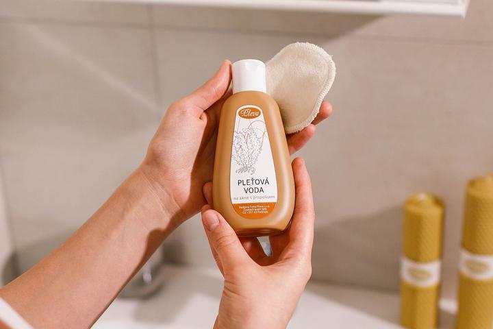 Produktbild Pleva Gesichtswasser mit Propolis für aknöse Haut (Gesichtswasser)