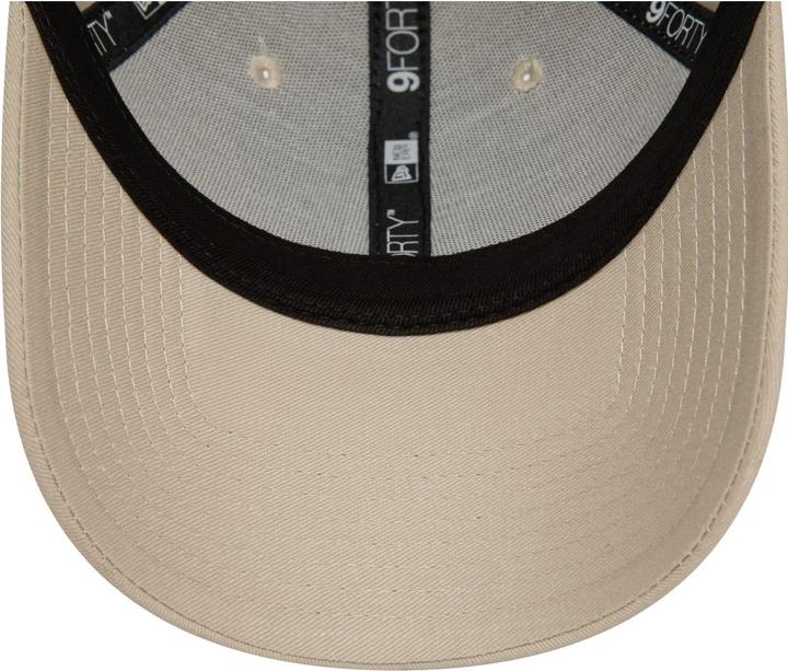Actual product image New Era 9Forty Strapback Cap - New York Yankees stone beige