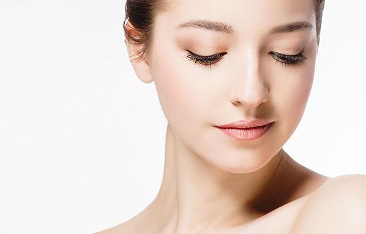 Actual product image Elizabeth Arden Eight Hour Lip Protectant Stick Honey SPF 15 3.7 g (#01 Honey)