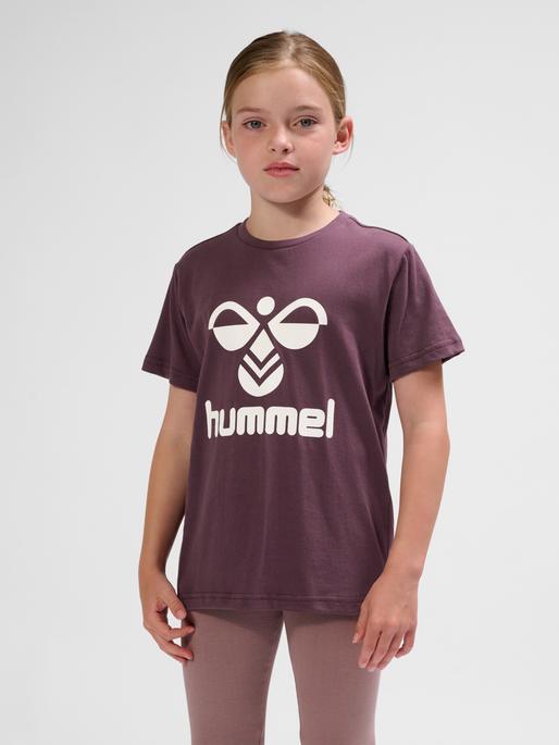 Actual product image hummel hmlTRES T-SHIRT S/S (104)