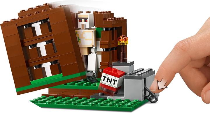 Actual product image LEGO The marauder outpost (21159, LEGO Minecraft)