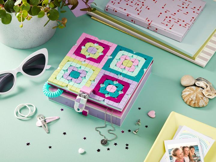 Actual product image LEGO jewellery box (41915, LEGO Dots)