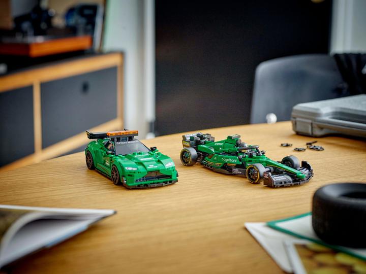 Produktbild LEGO Aston Martin Safety Car & AMR23 (76925, LEGO Speed Champions)