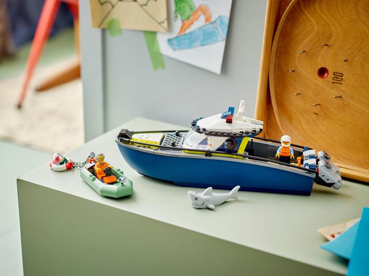 Produktbild LEGO Verfolgungsjagd im Polizeiboot (60456, LEGO City)