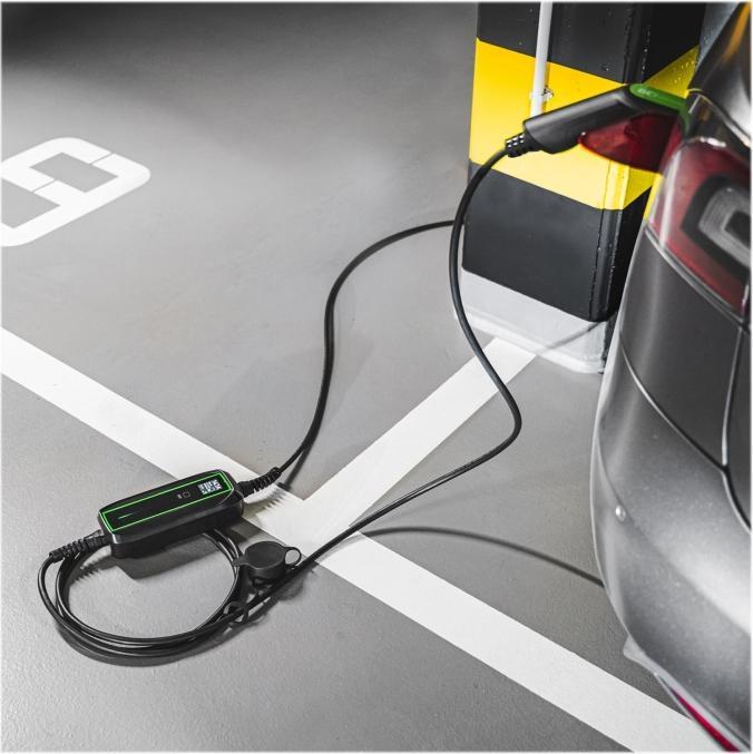 Productafbeelding GreenCell EV16 - Zwart - LCD - Zwart - AC - IP66 - Type 2 (Type 2, 3.60 kW, 16 A, CEE 7/7)